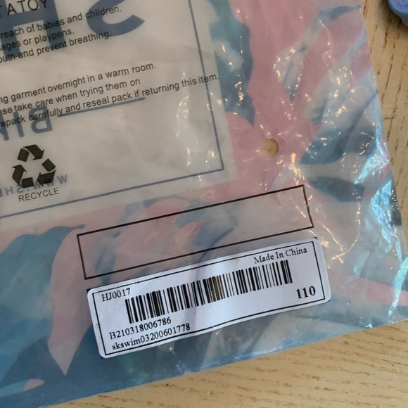 Shein Toddler Girls Flamingo One-Piece Swimsuit - Picture 5 of 7